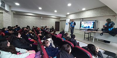 Beyazay Derneği’nden Kartal’da Farkındalık Eğitimi