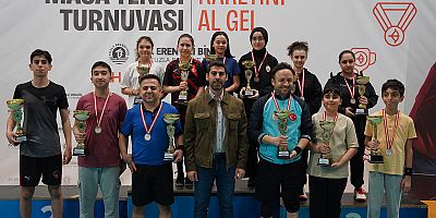 Masa Tenisi Turnuvası şampiyonları ödüllerini aldı