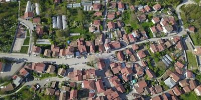 UZAY ÇAĞINDA TAŞ DEVRİNİ YAŞIYORLAR. ÇAMAŞIRLARINI LEĞENDE YIKIYORLAR